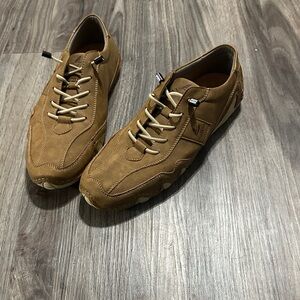 Stylish Tan Sneakers for Men